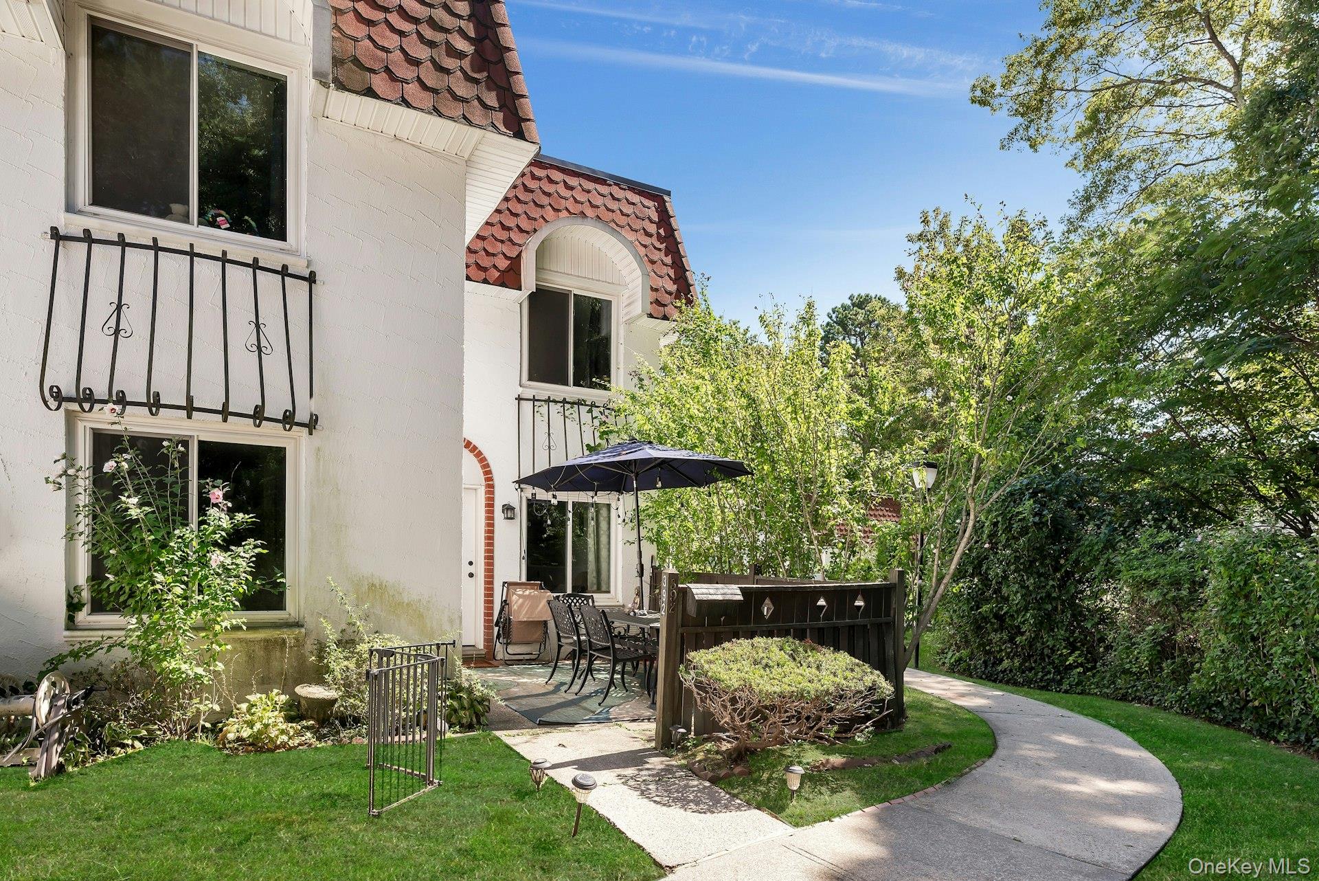 listing main picture