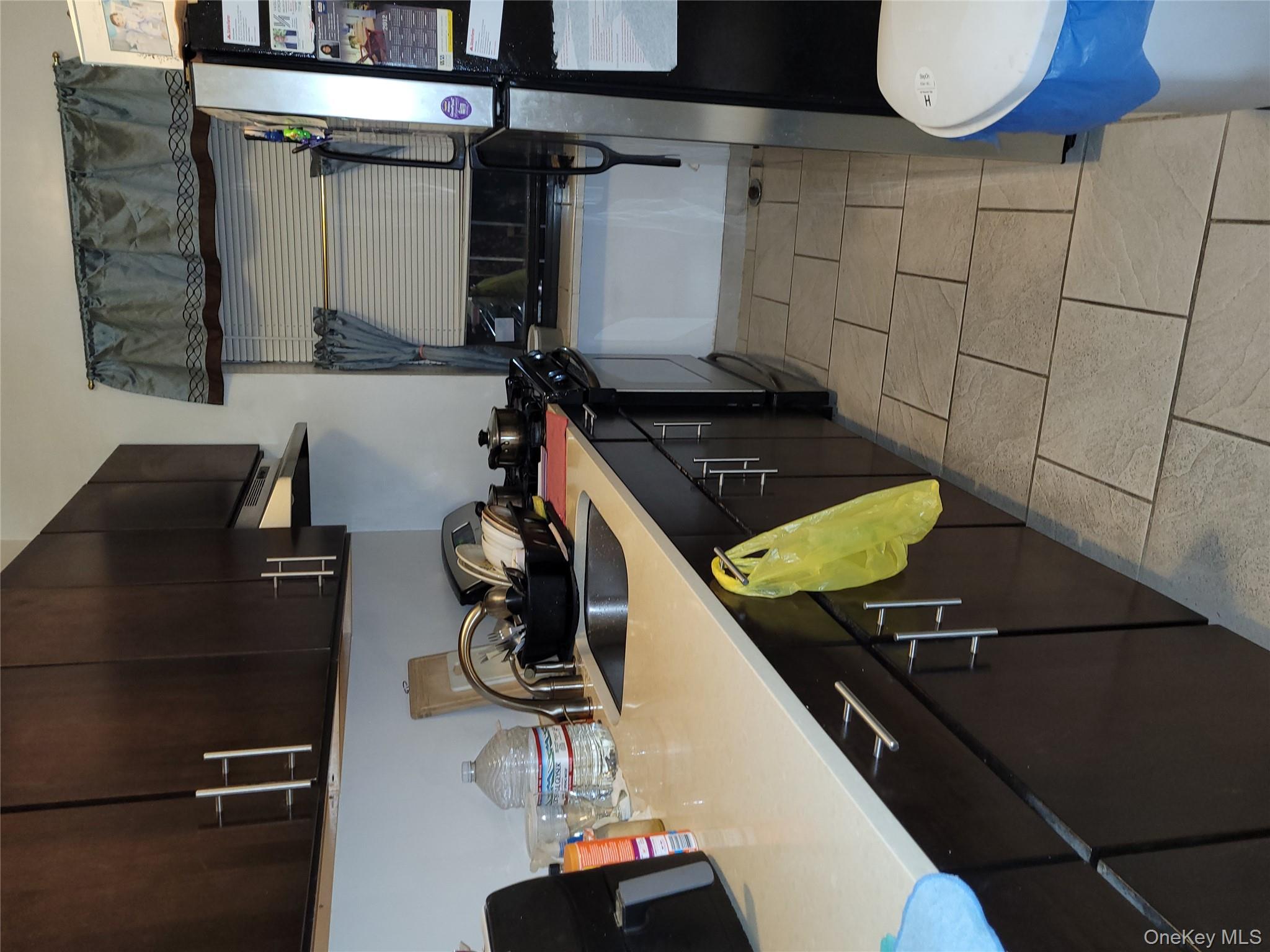 listing main picture