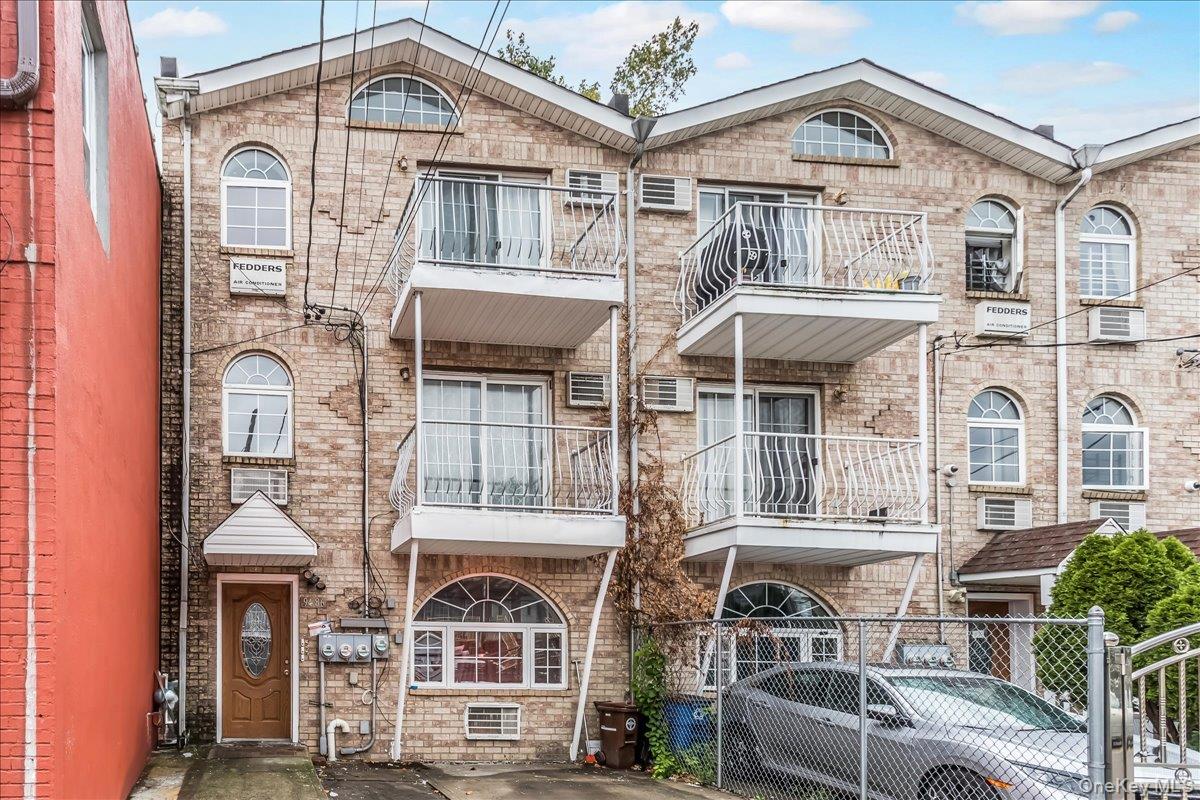 listing main picture