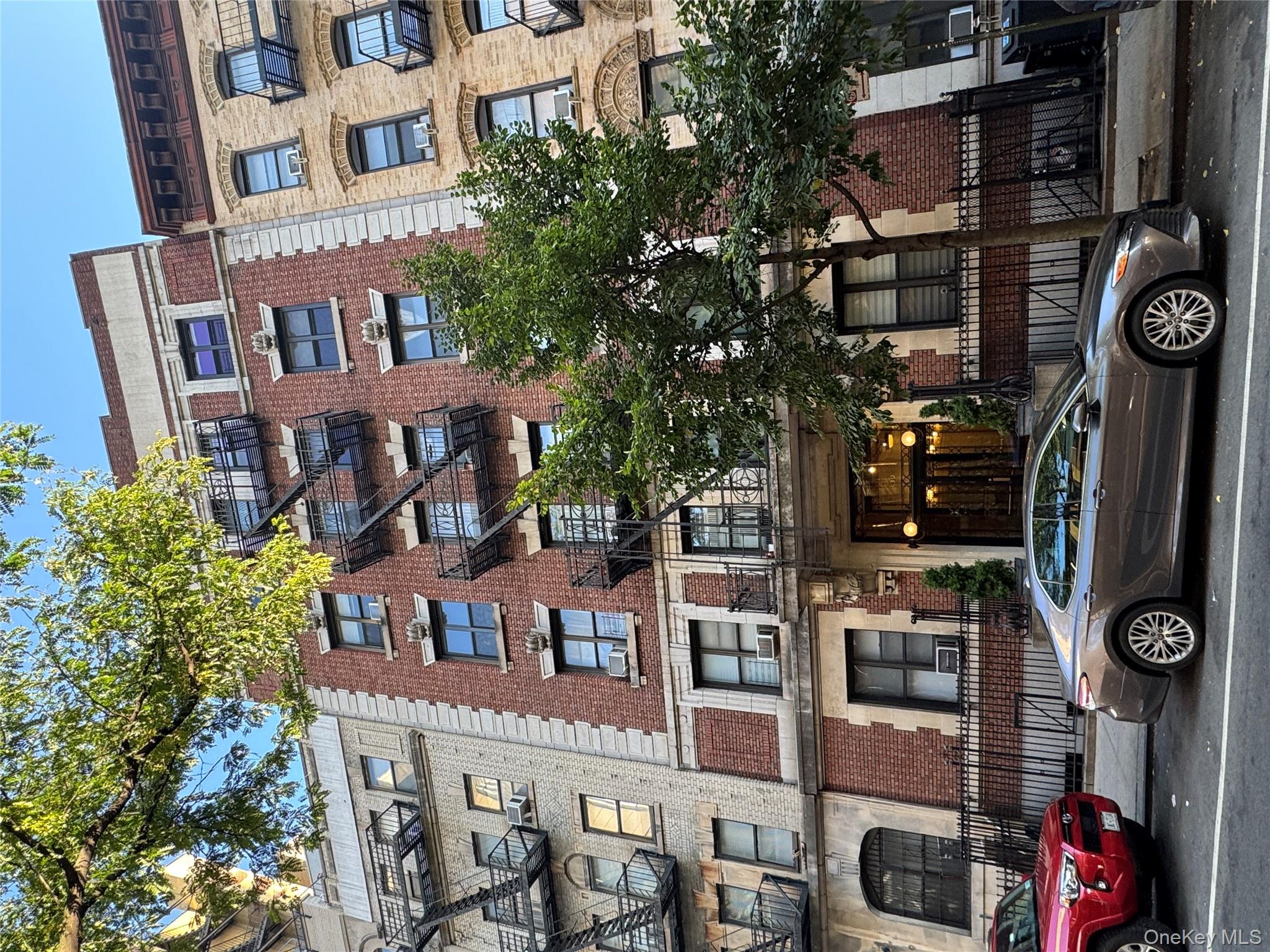 listing main picture