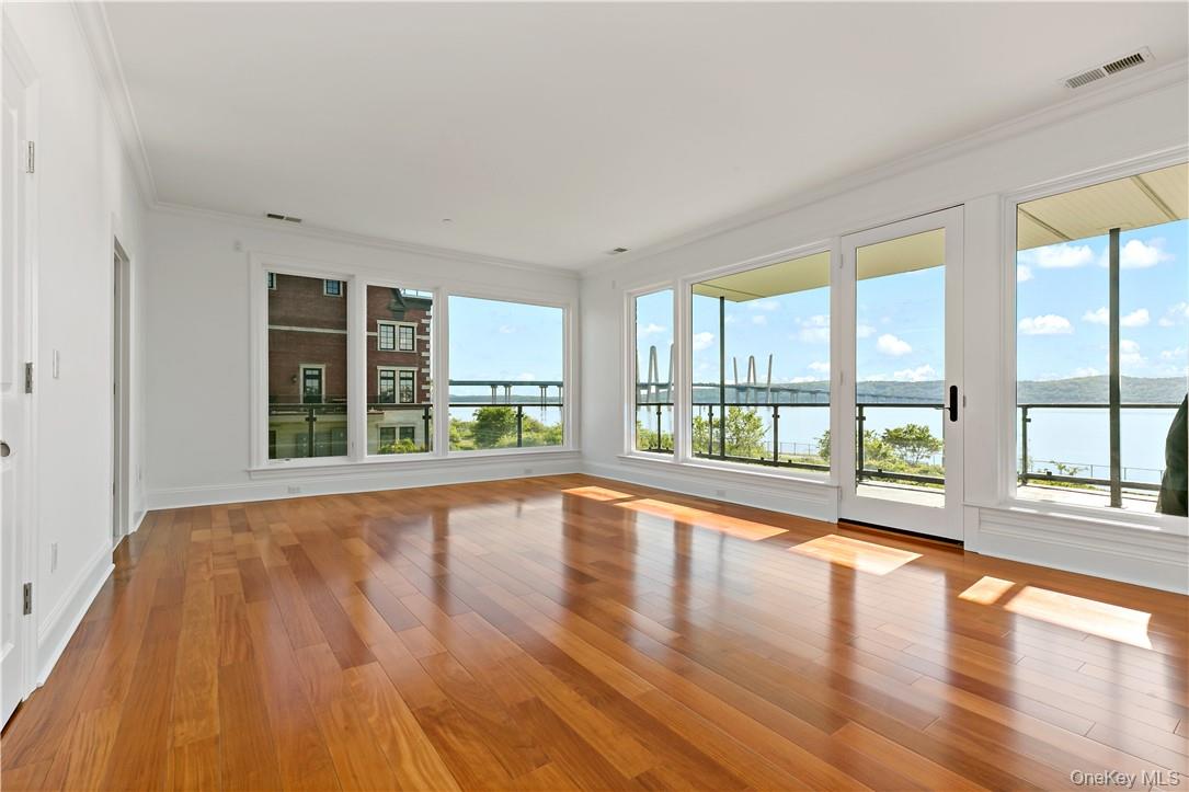 listing main picture