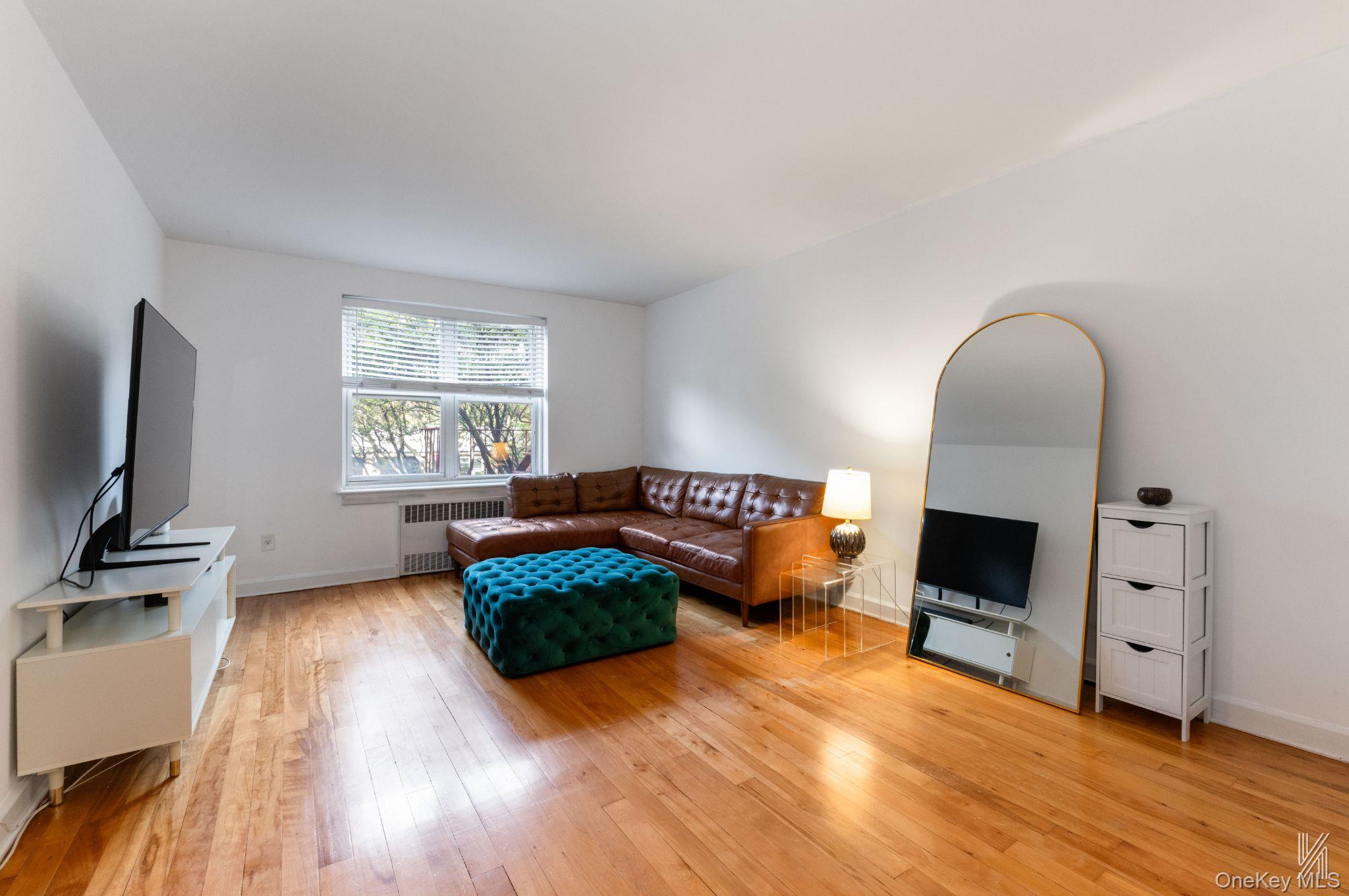 listing main picture