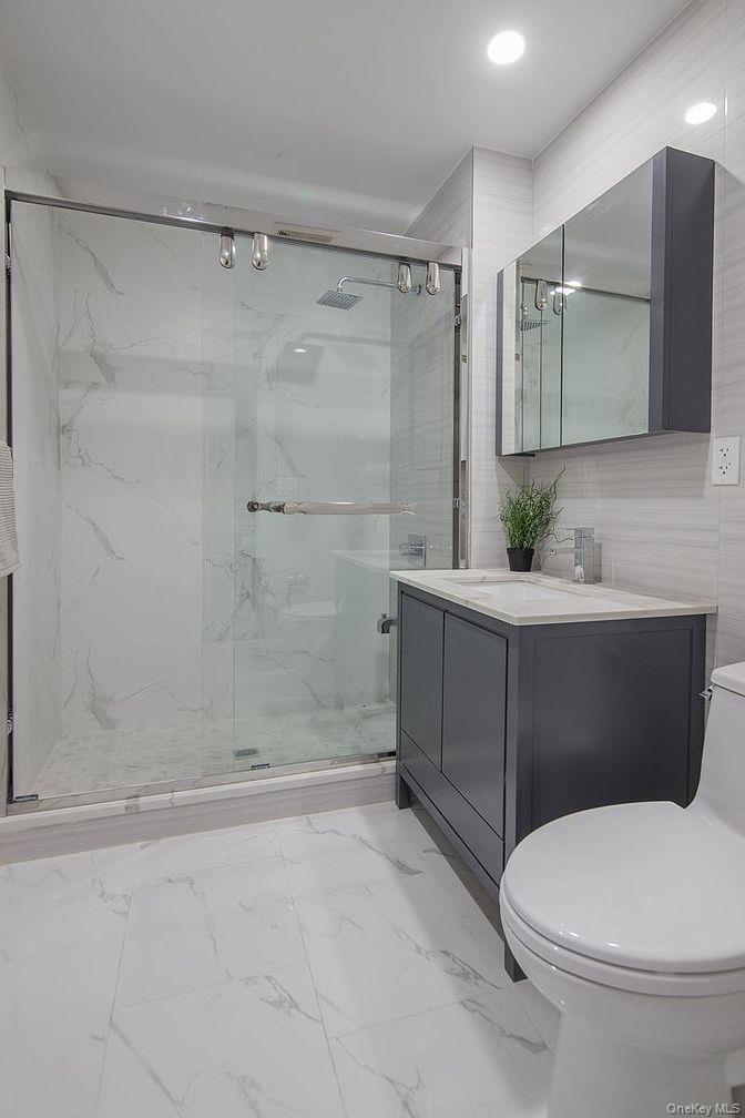 listing main picture