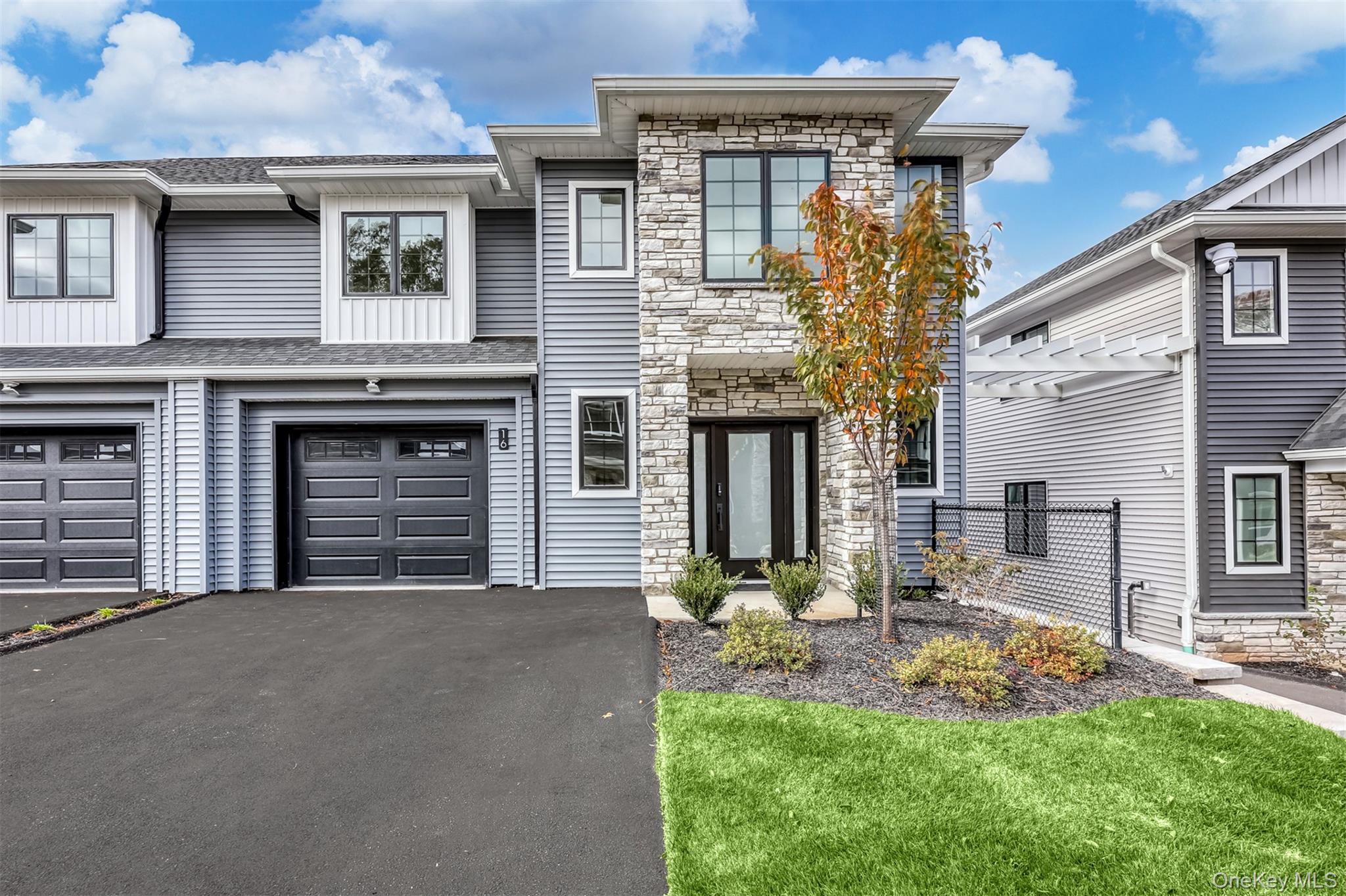 listing main picture