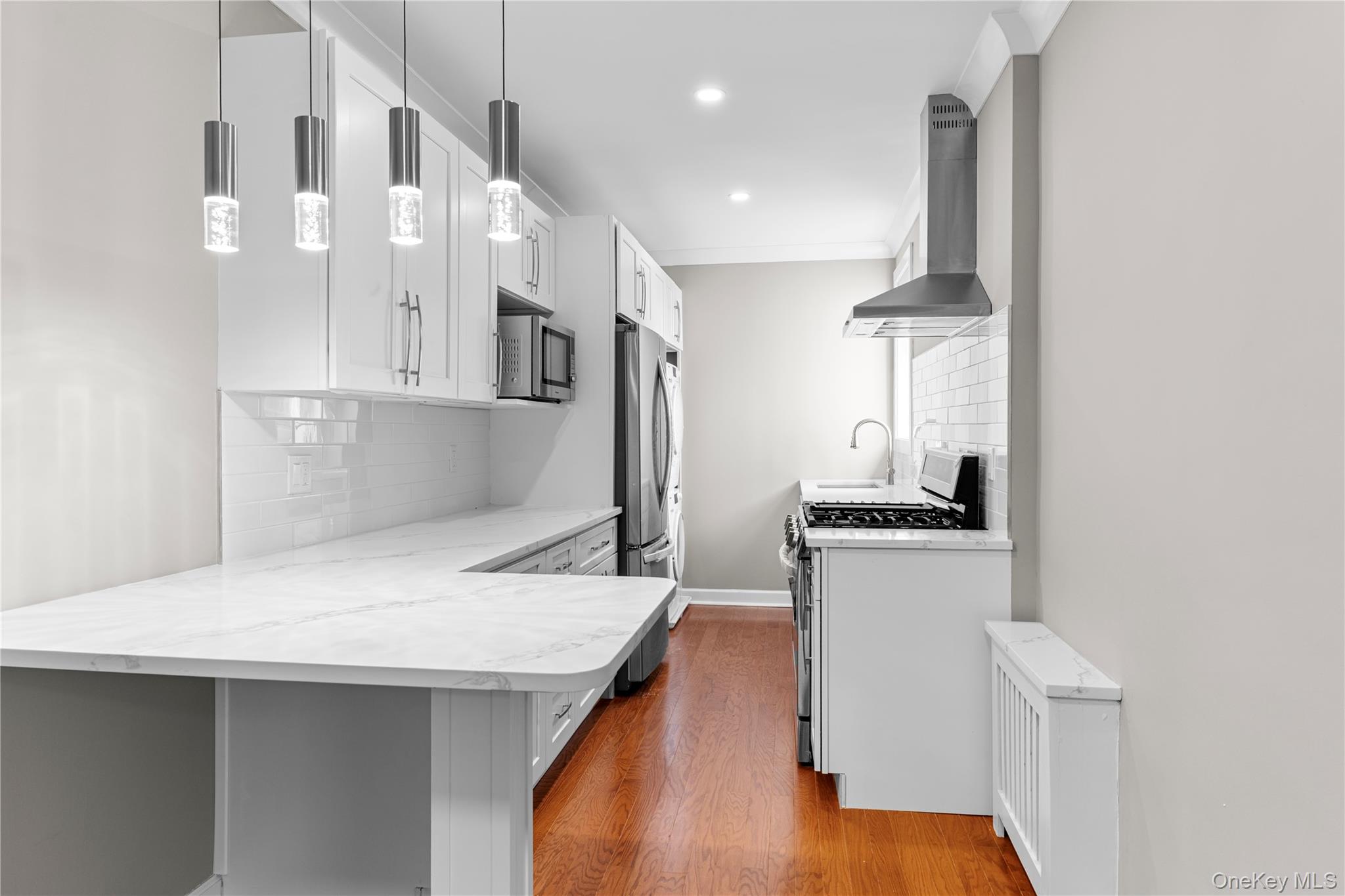 listing main picture