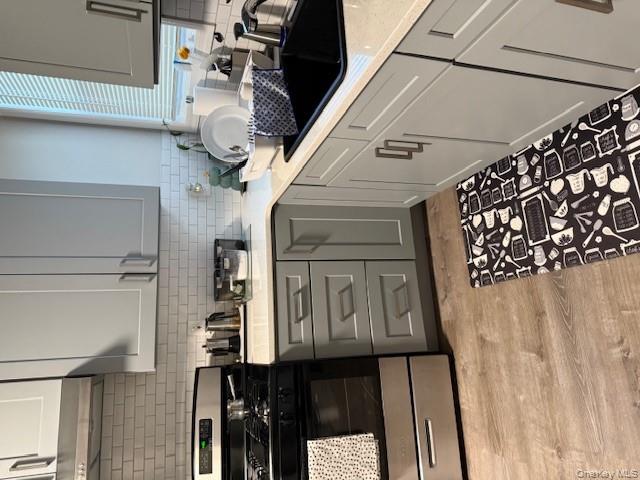 listing main picture