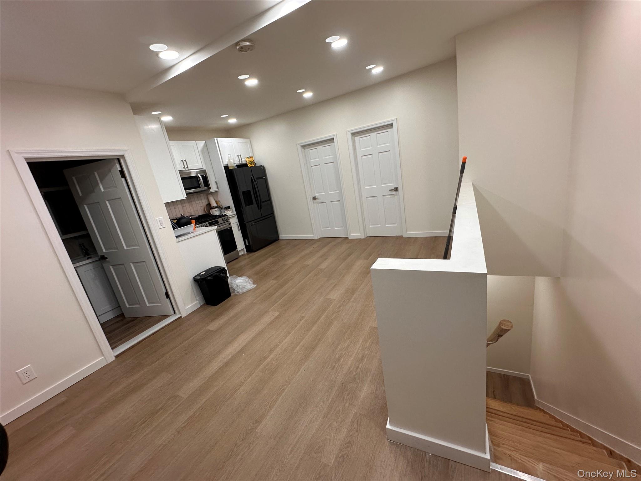 listing main picture