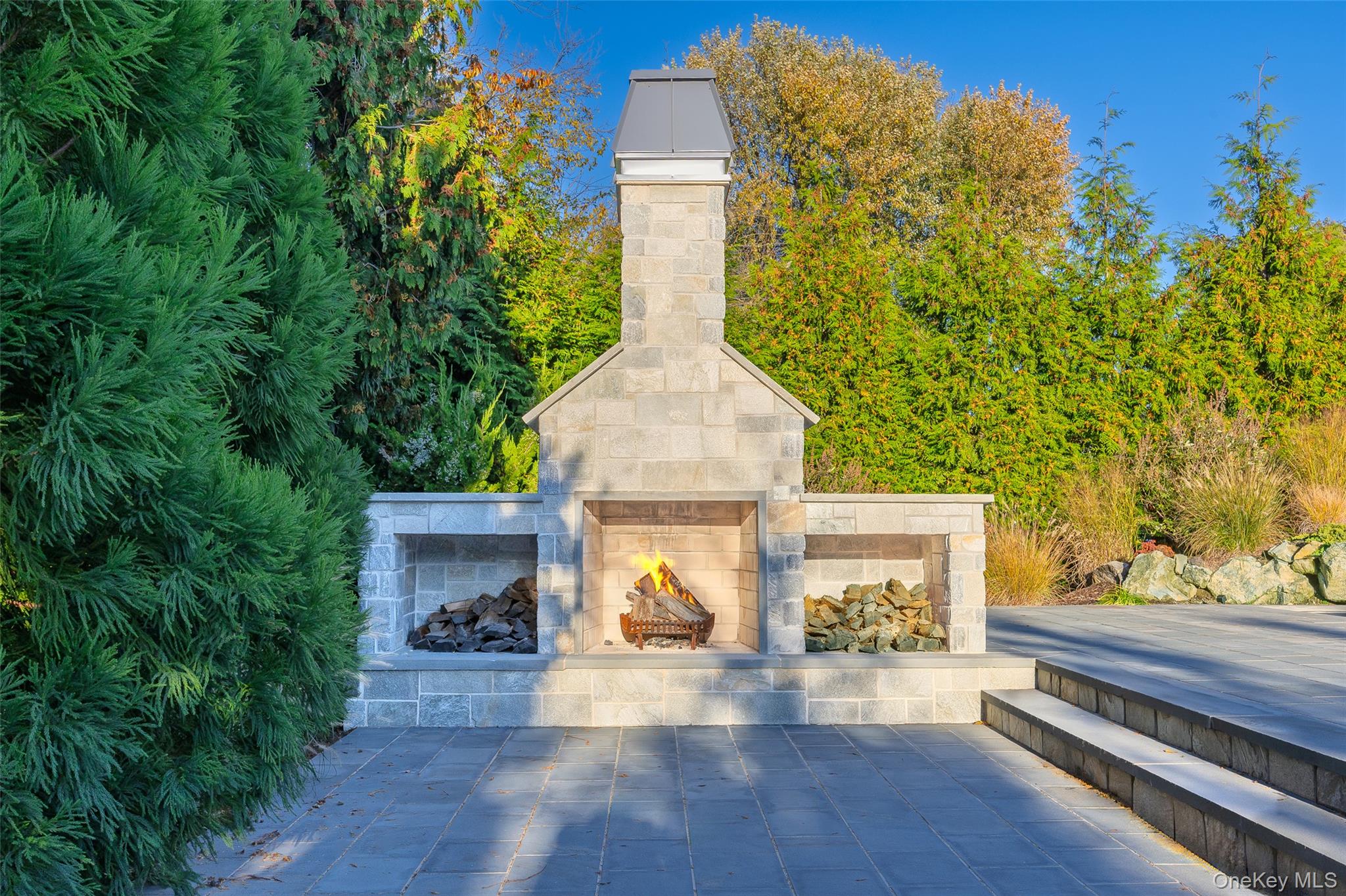 listing main picture