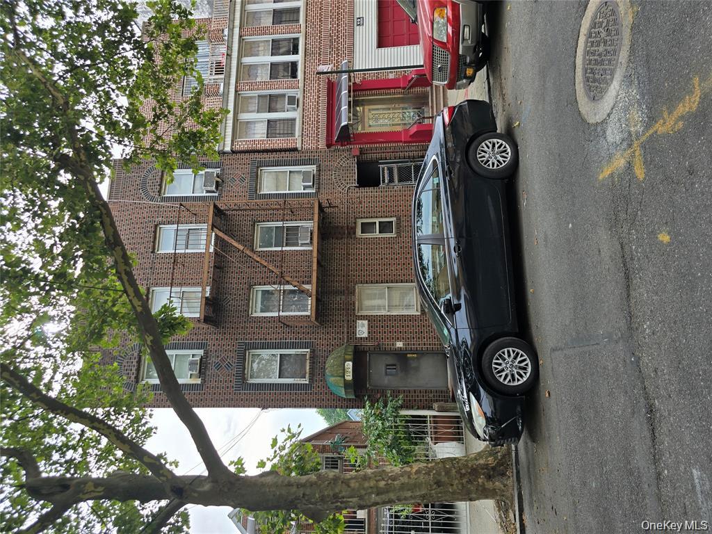 listing main picture