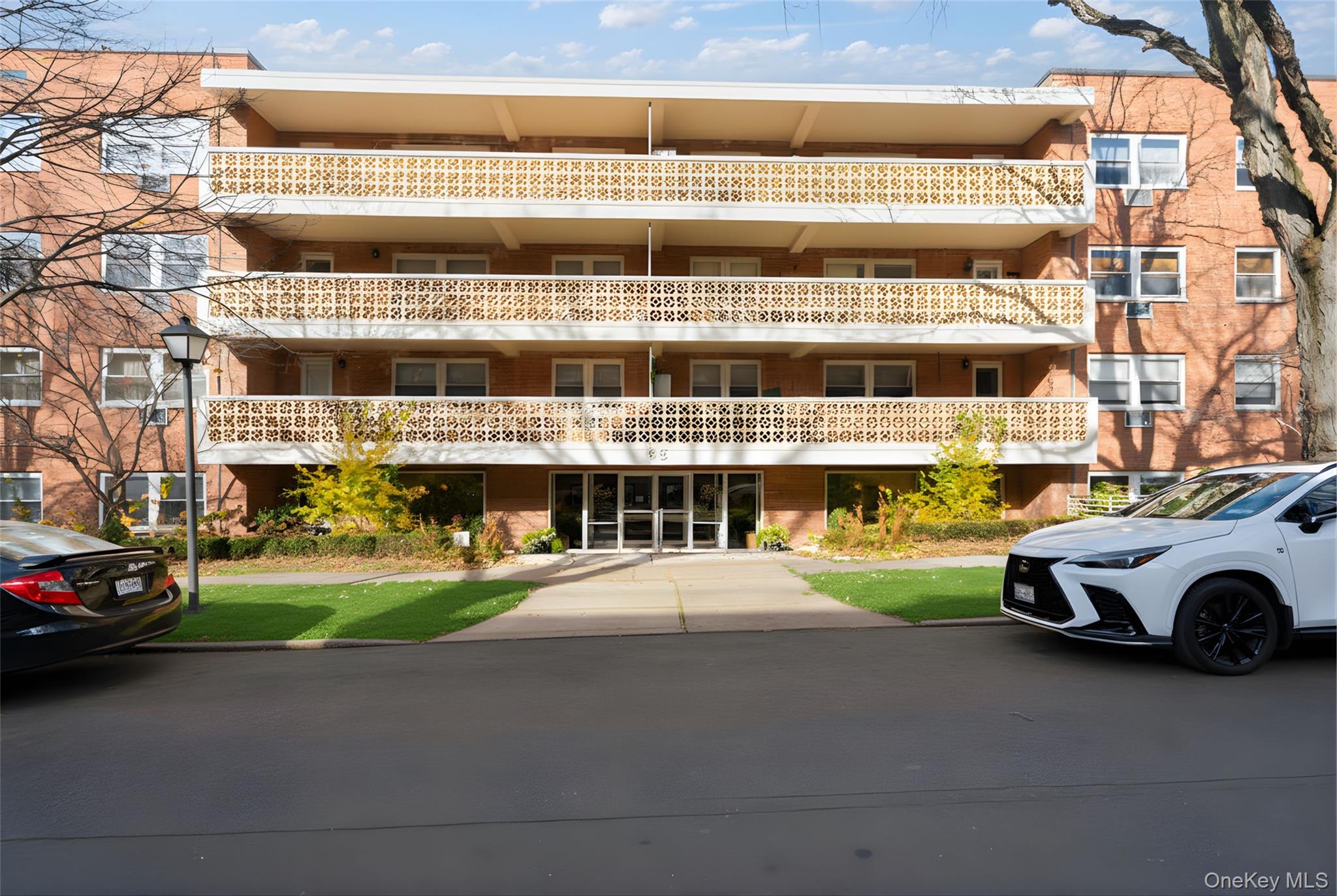 listing main picture