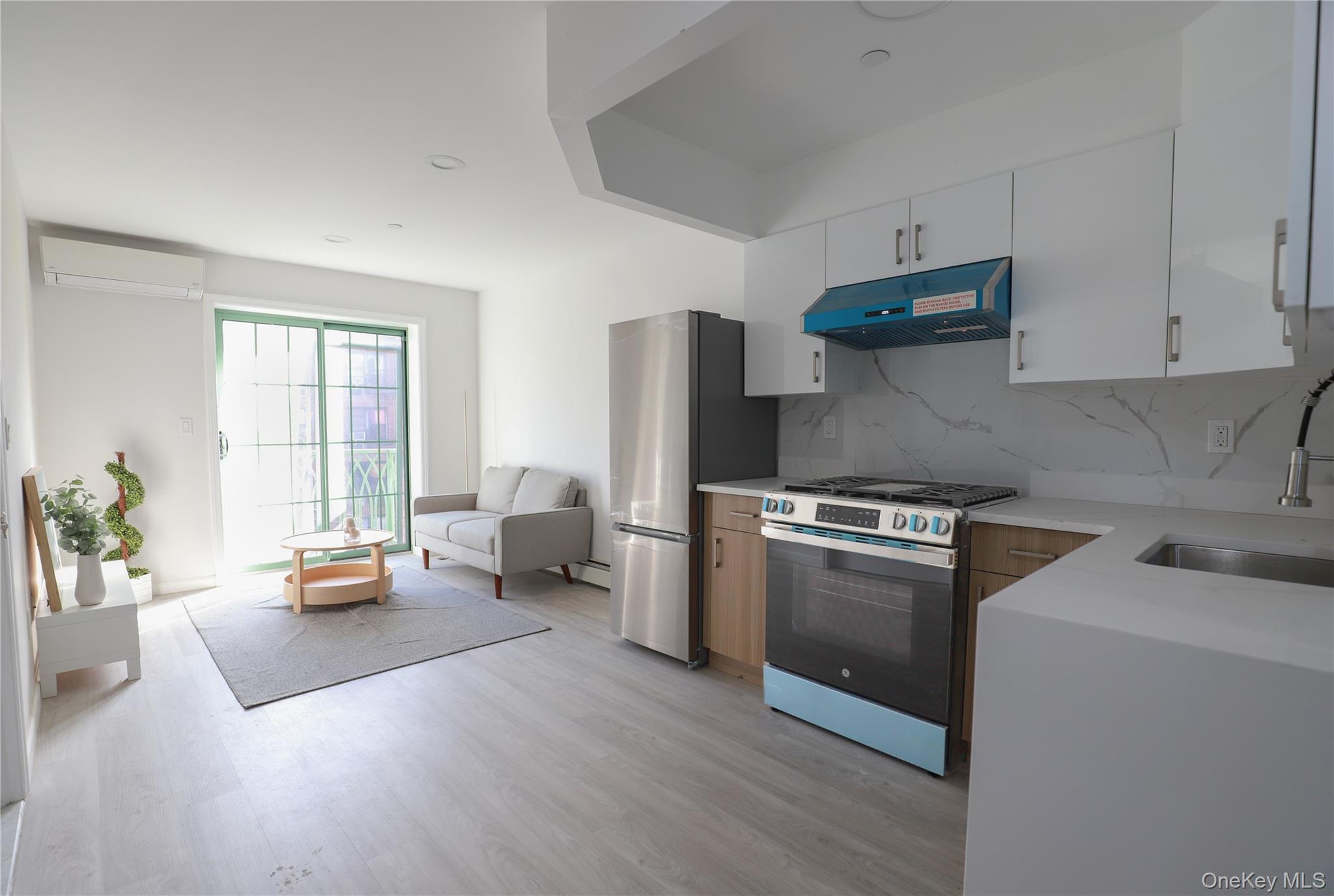 listing main picture