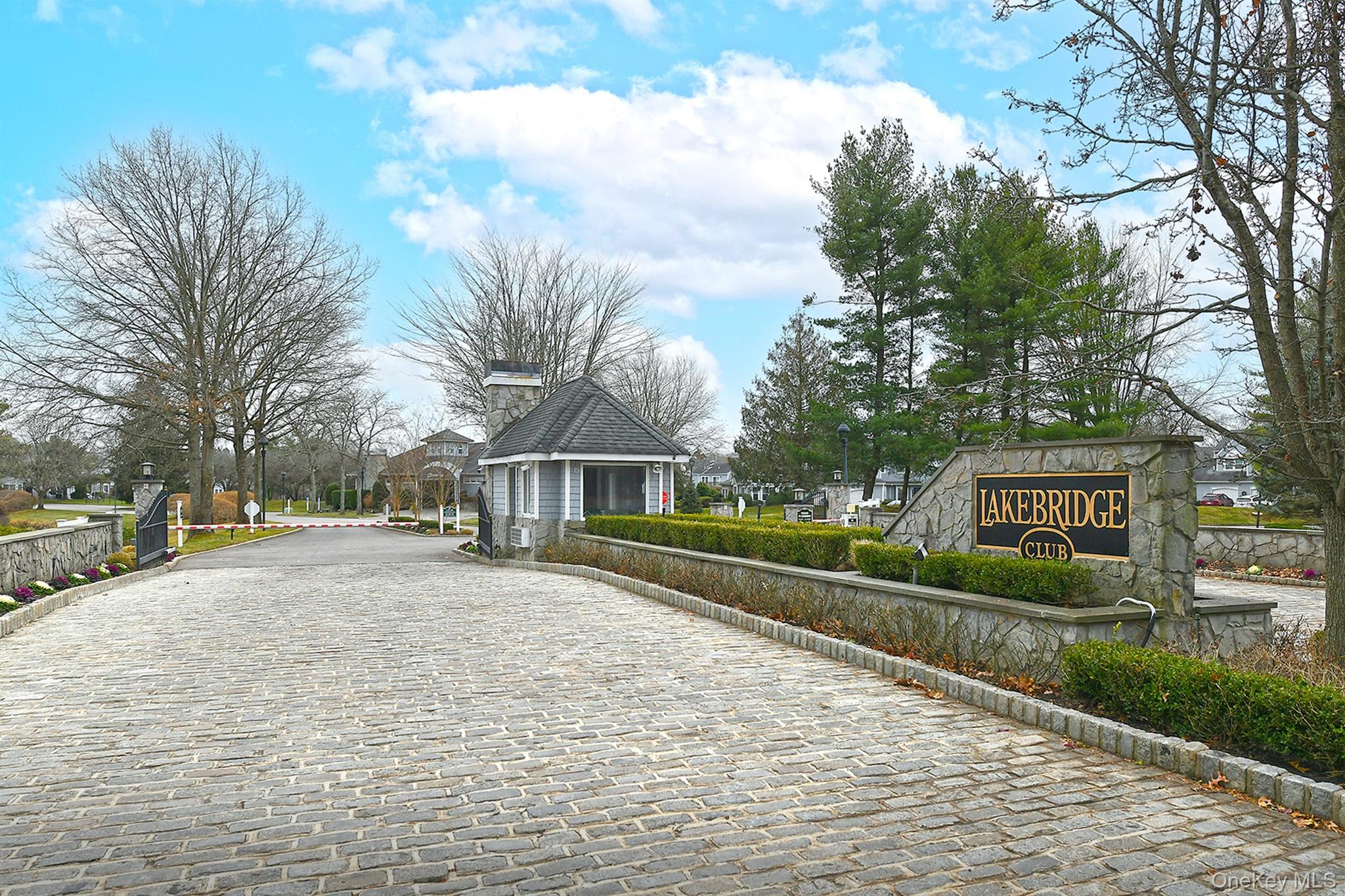 listing main picture