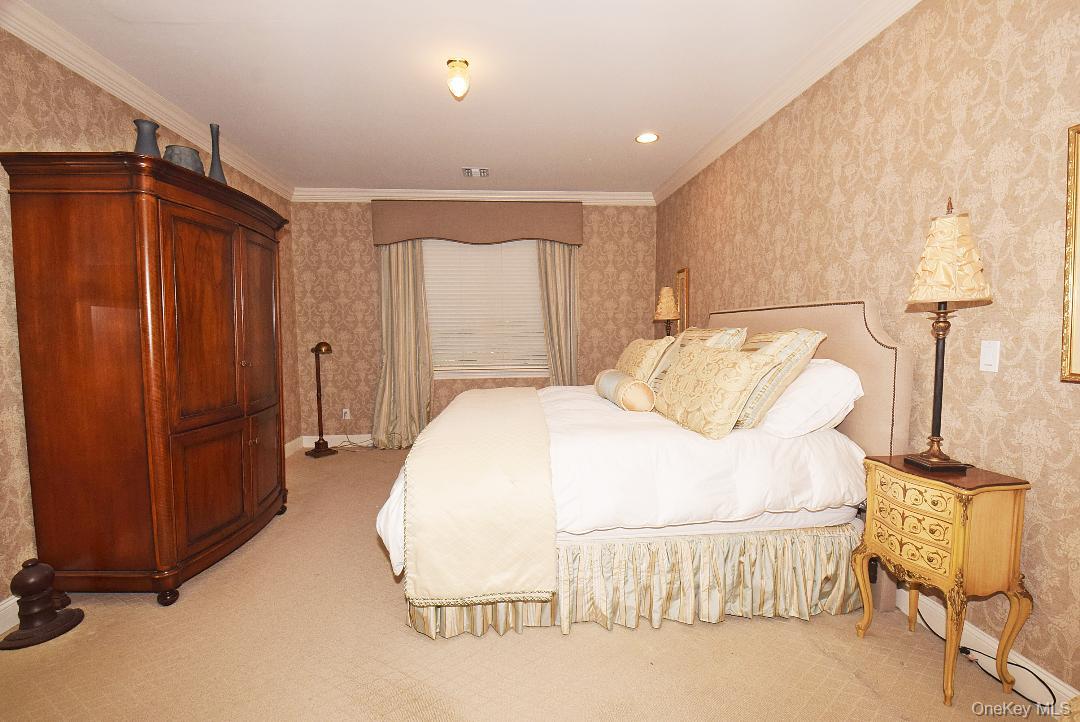 listing main picture