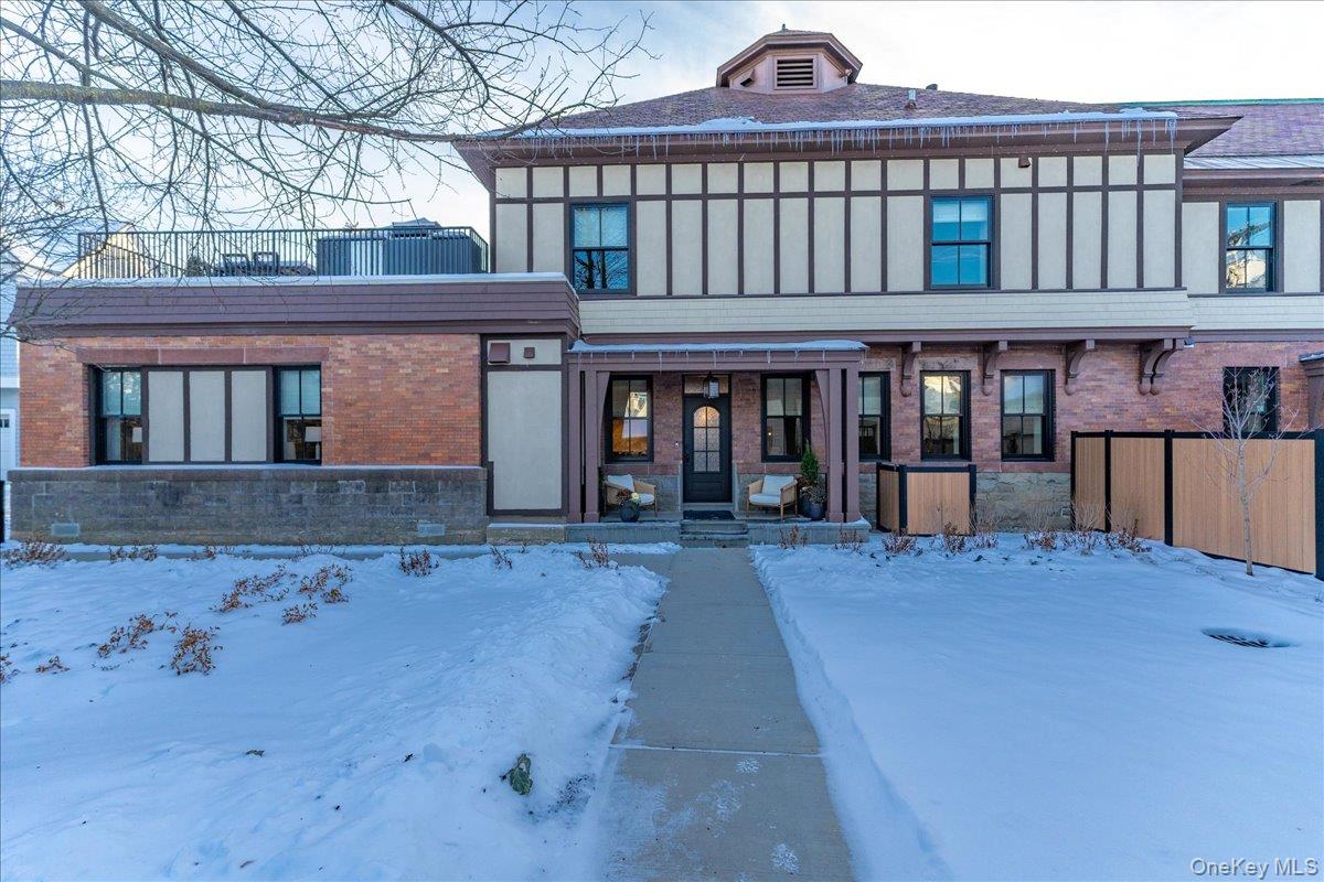 listing main picture