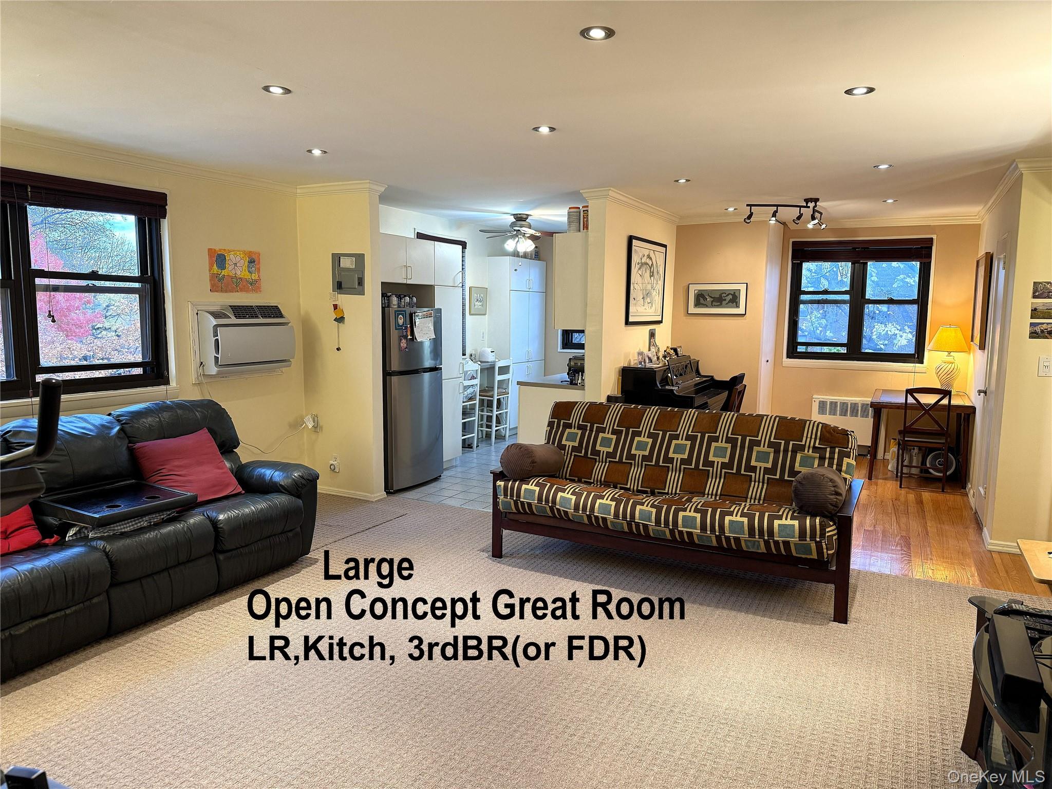 listing main picture