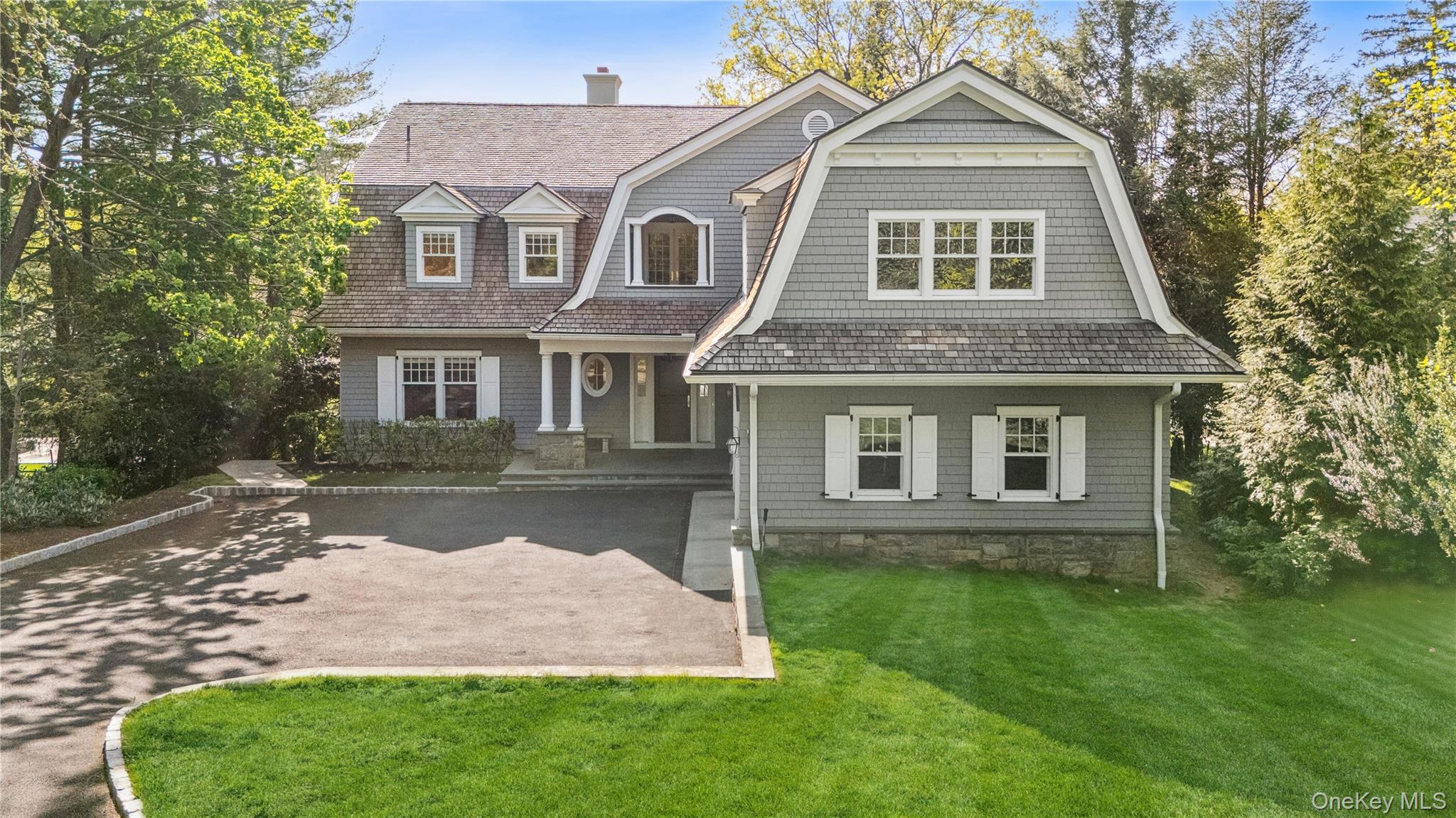 listing main picture