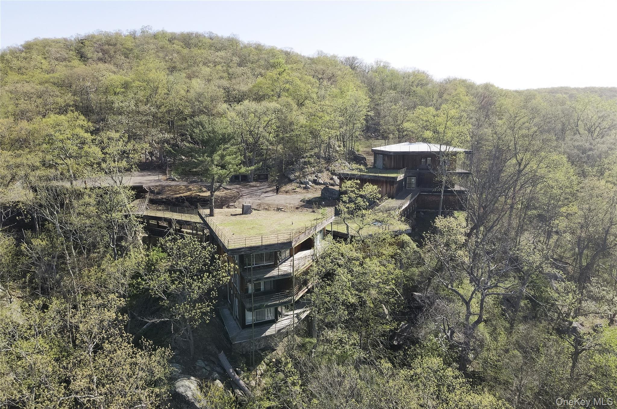 listing main picture