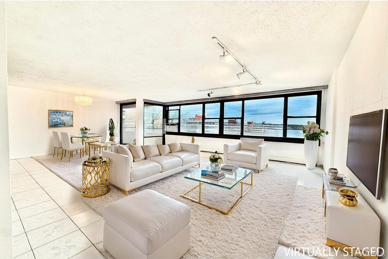 listing main picture