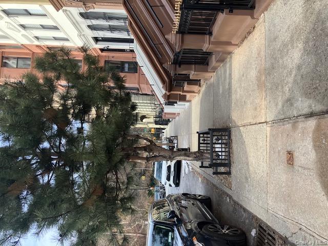 listing main picture