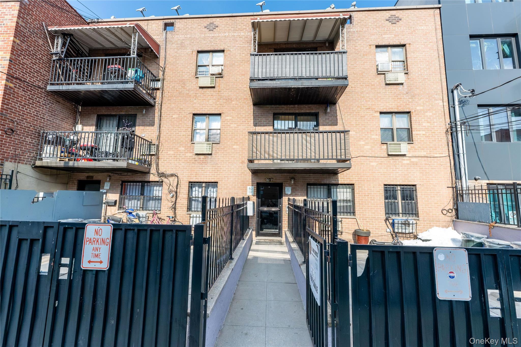 listing main picture