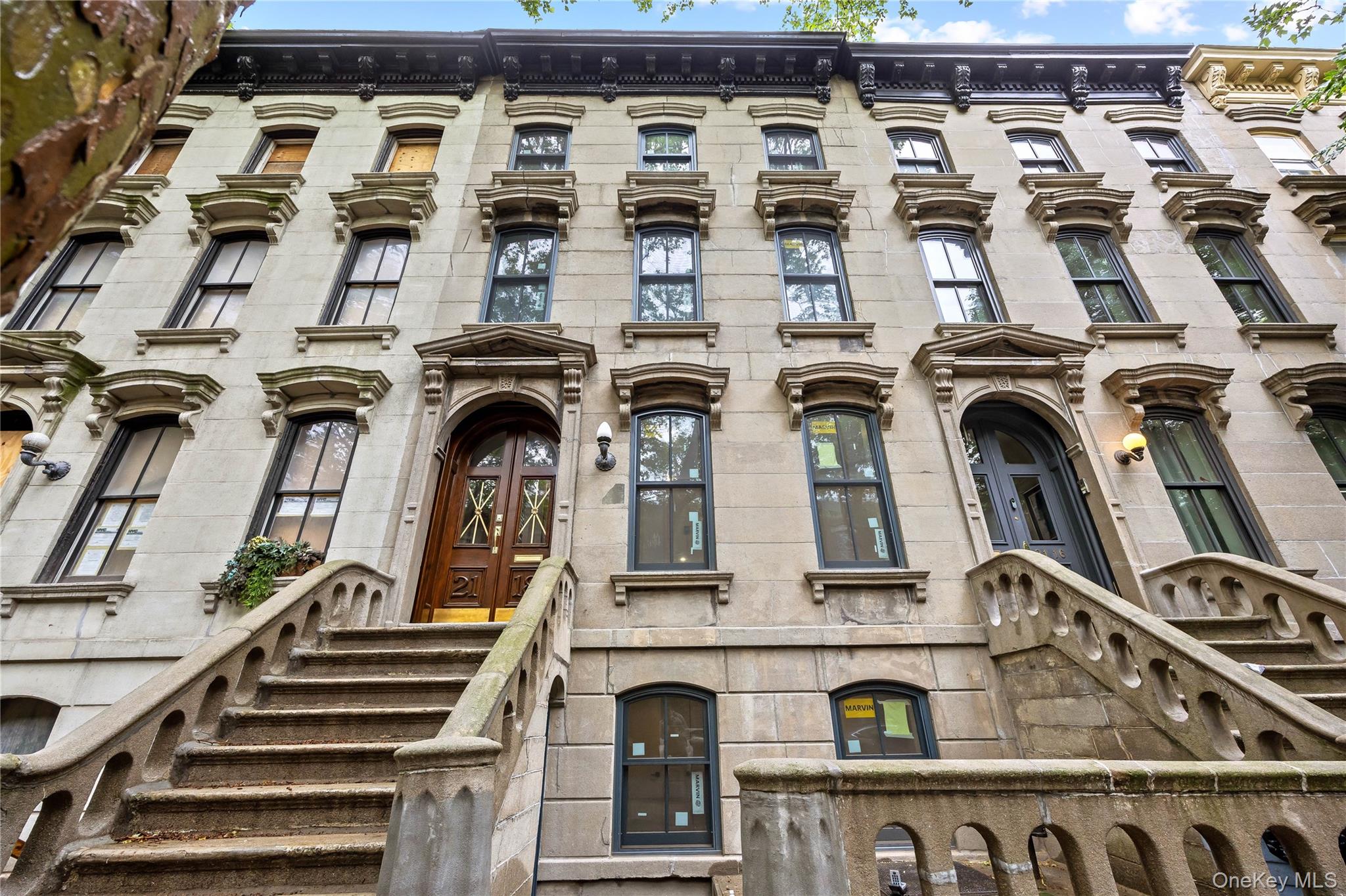 listing main picture