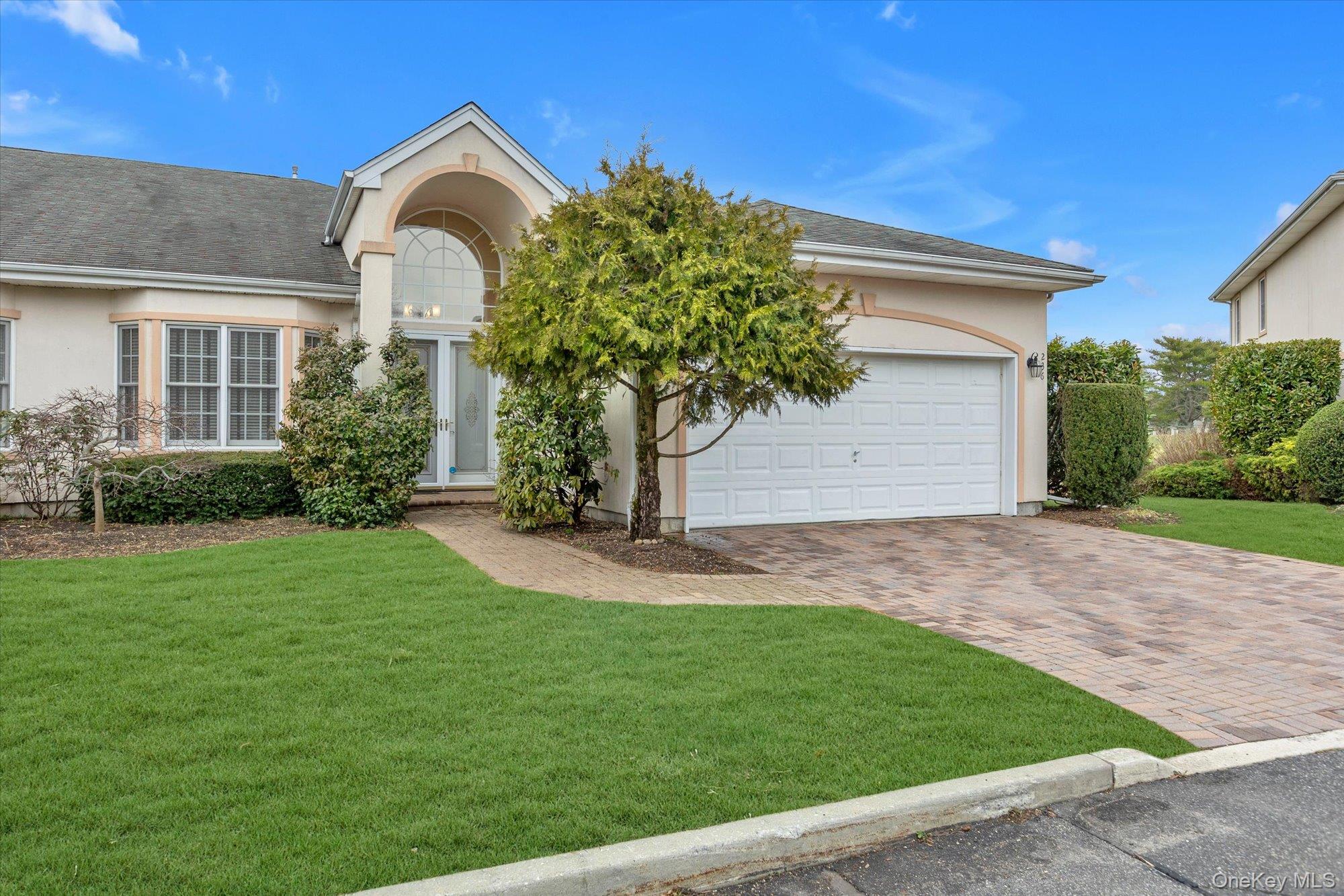 listing main picture