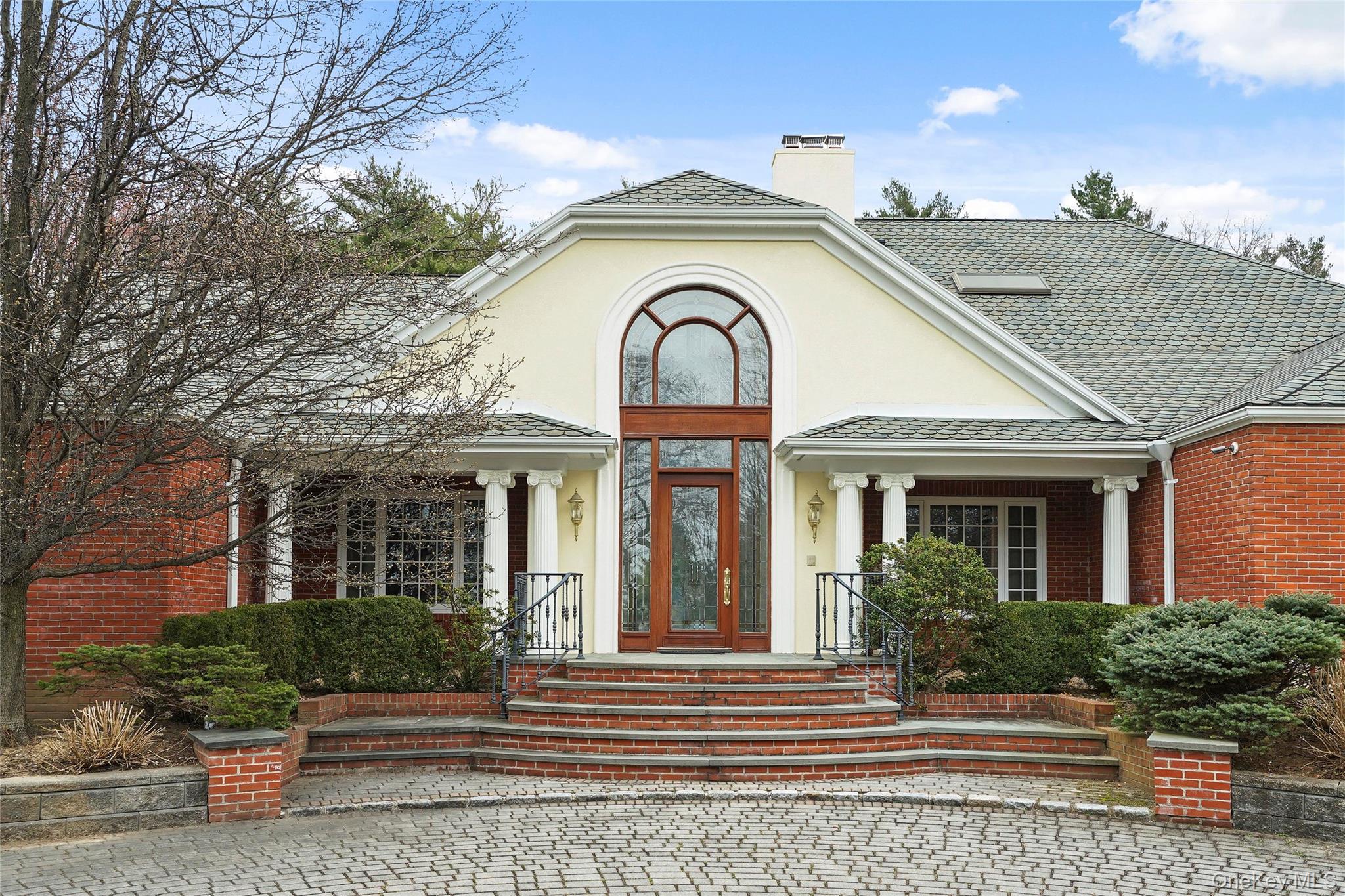 listing main picture