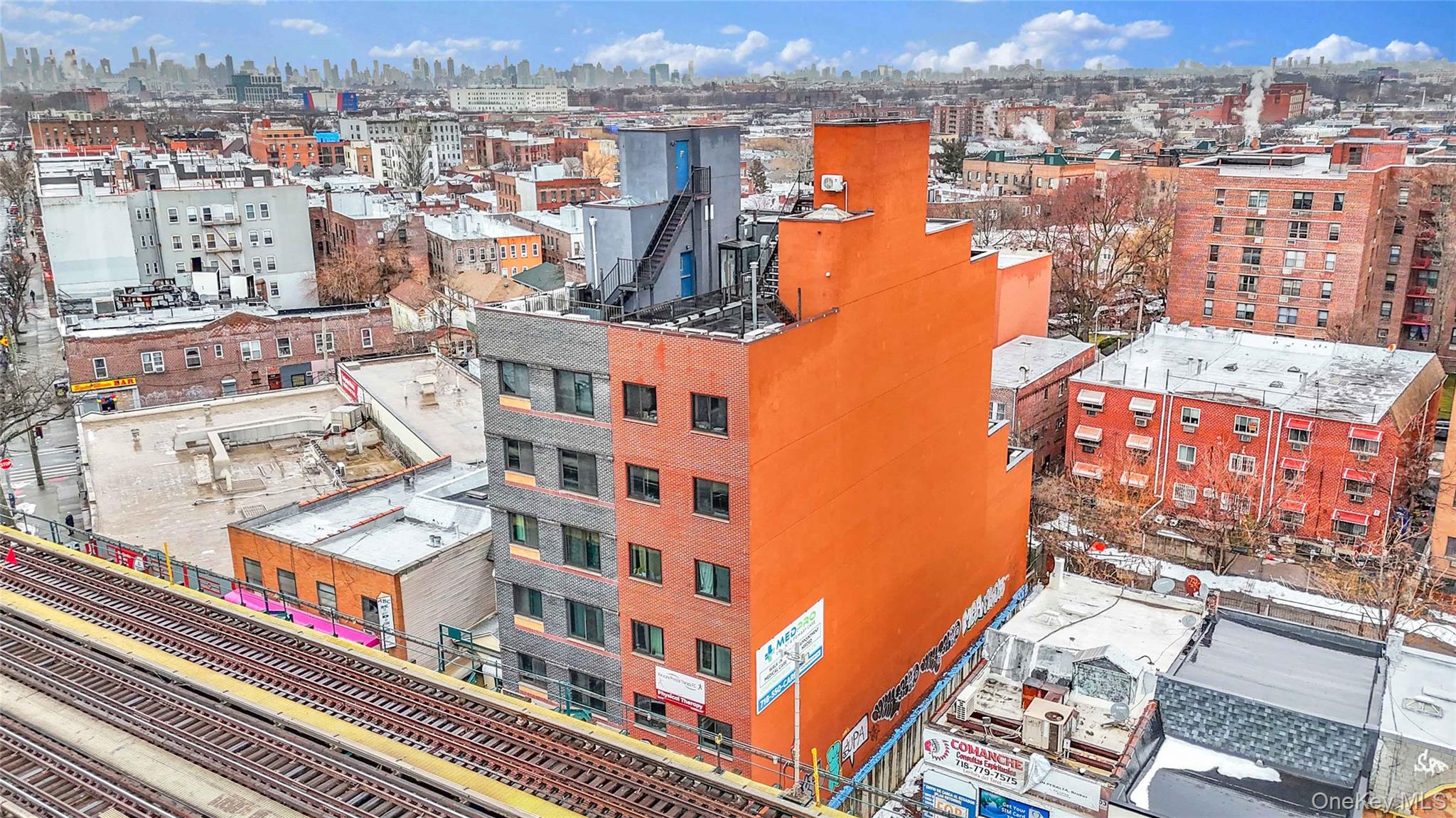 listing main picture