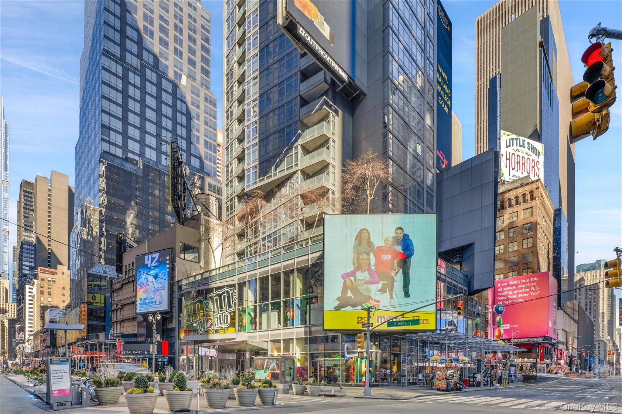 listing main picture