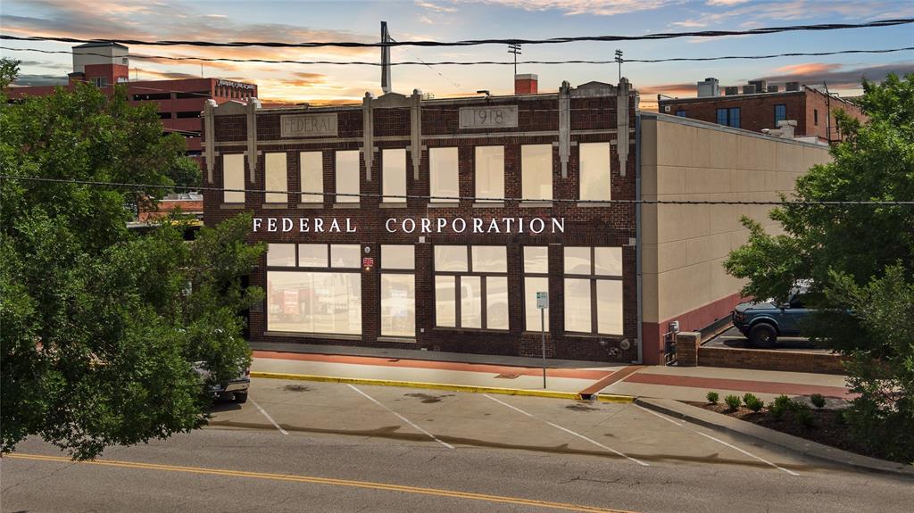 listing main picture