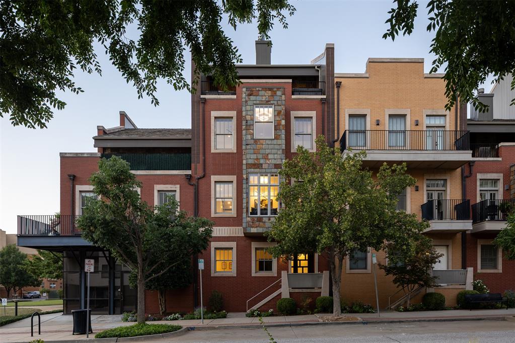 listing main picture