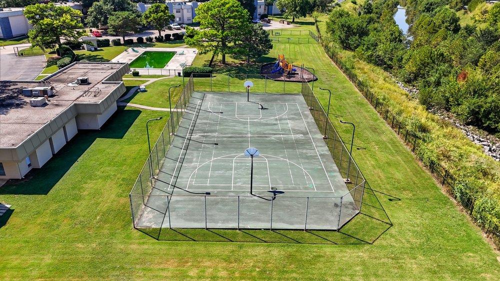 listing main picture