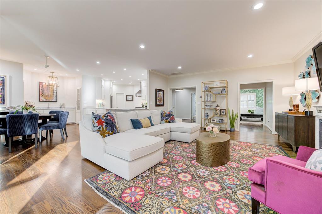 listing main picture