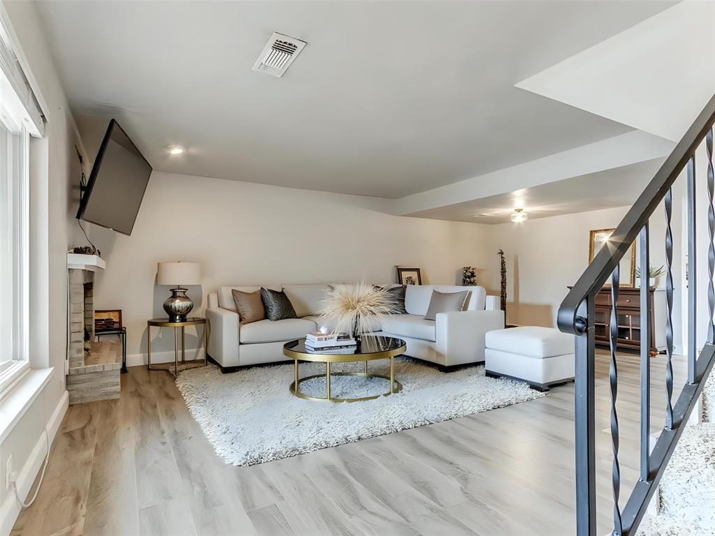 listing main picture