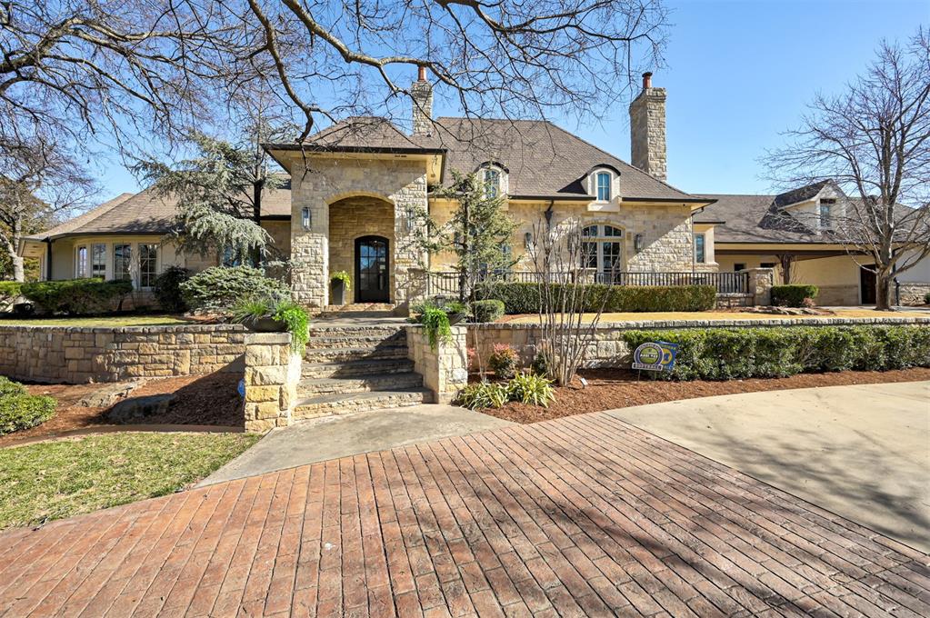 listing main picture