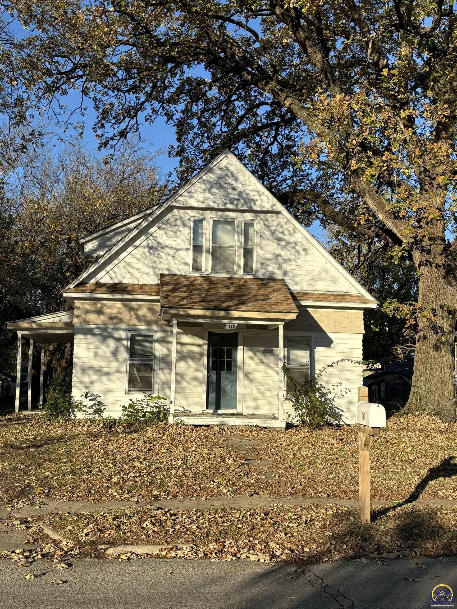 listing main picture