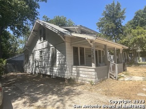 listing main picture