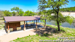 listing main picture