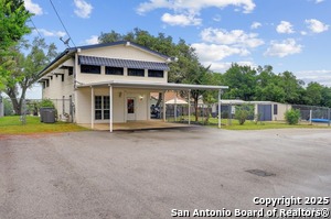 listing main picture