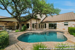 listing main picture