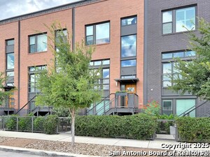 listing main picture