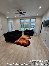 listing main picture