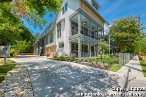 listing main picture