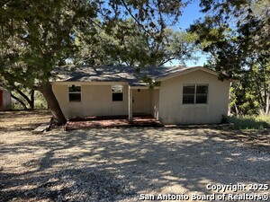 listing main picture