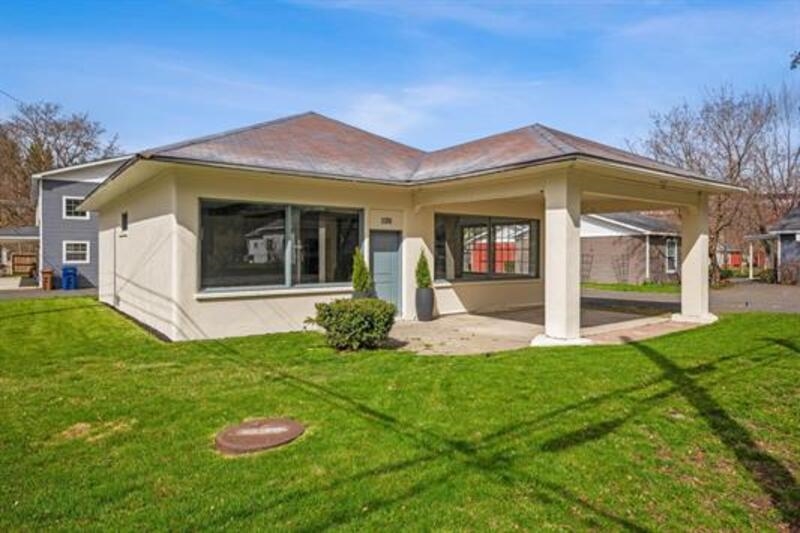 listing main picture