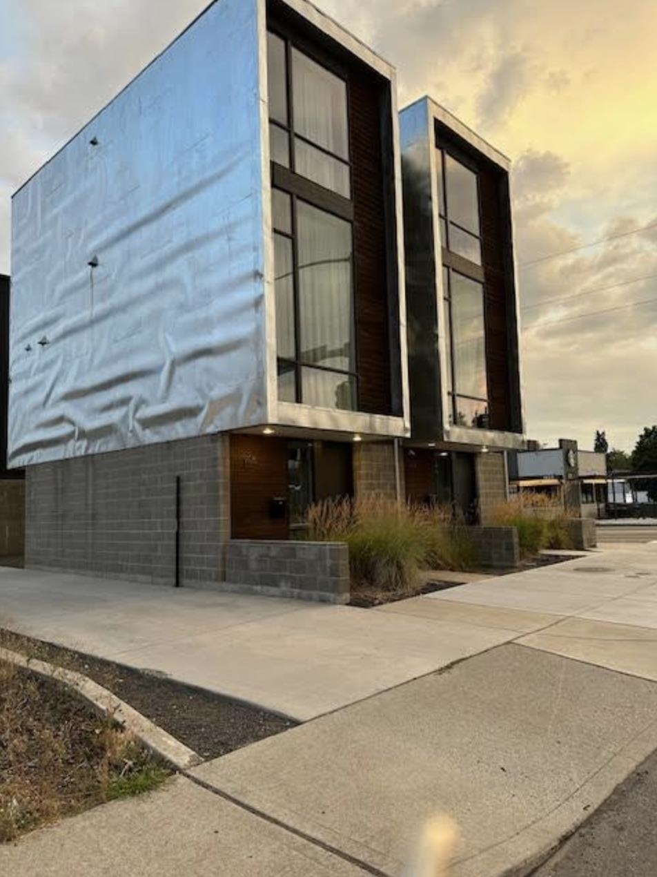 listing main picture