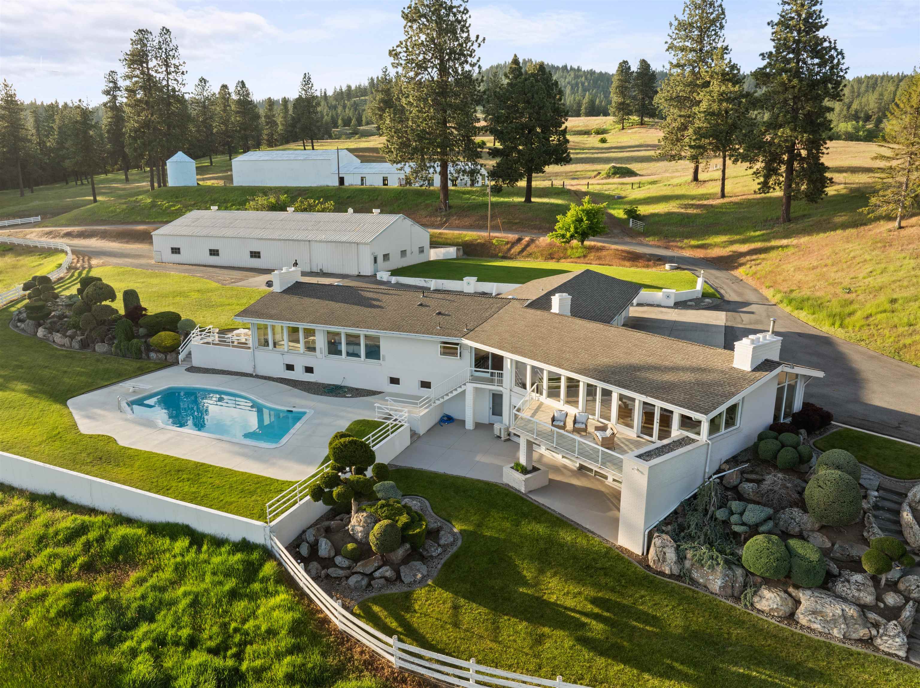 listing main picture