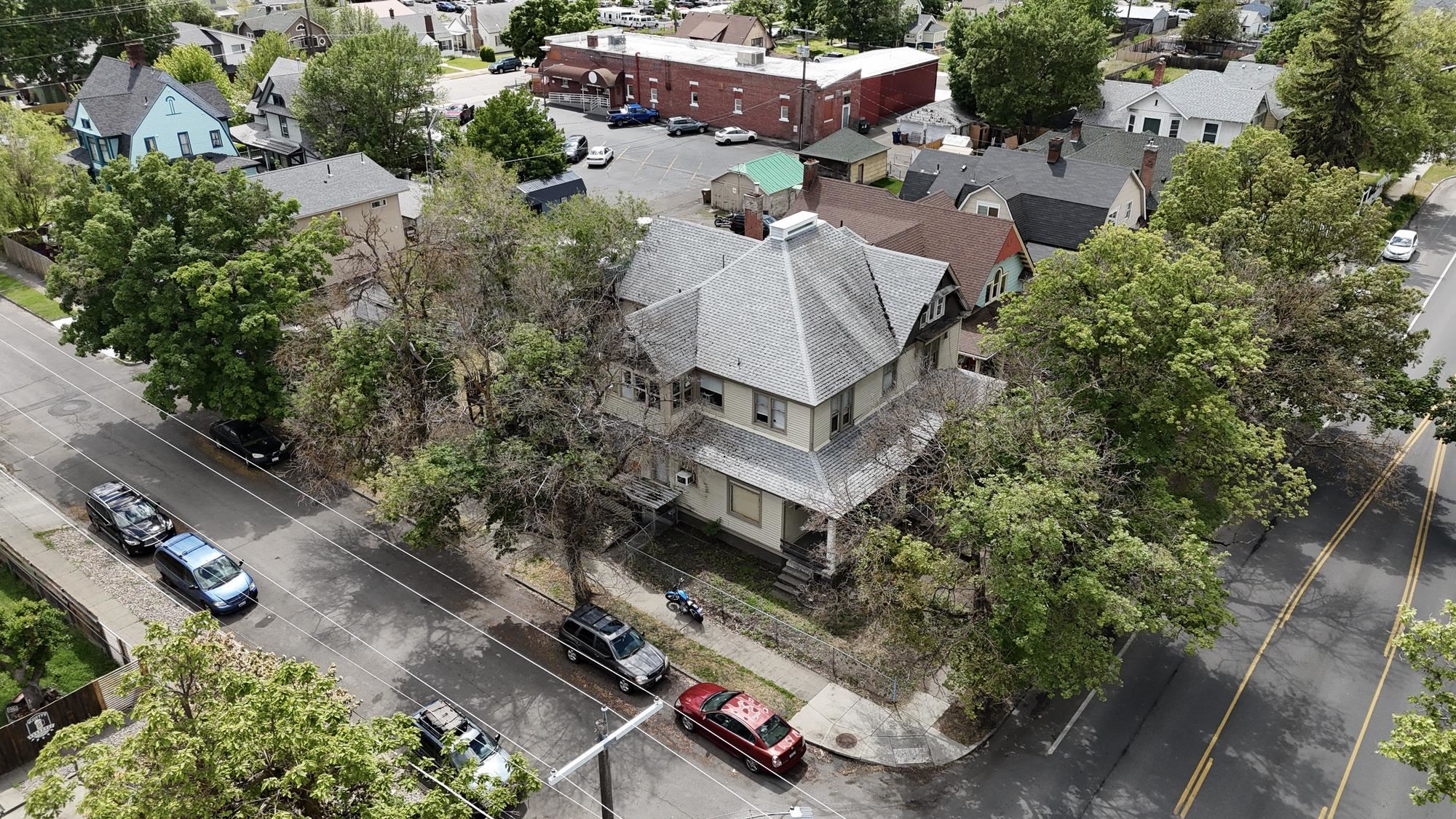 listing main picture