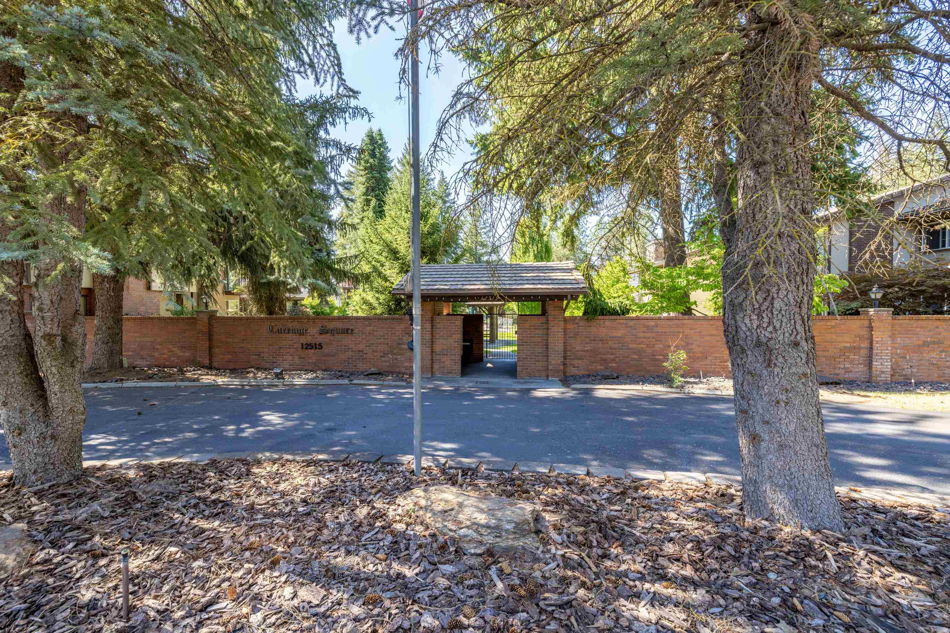 listing main picture