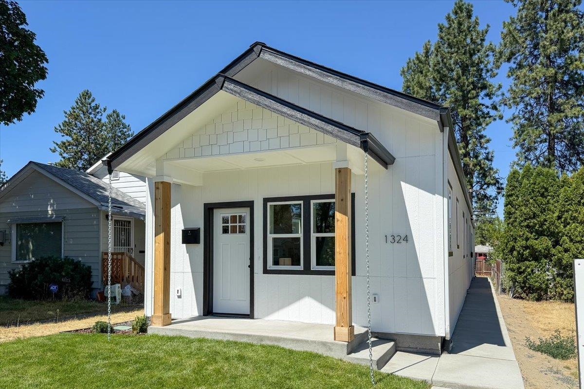 listing main picture